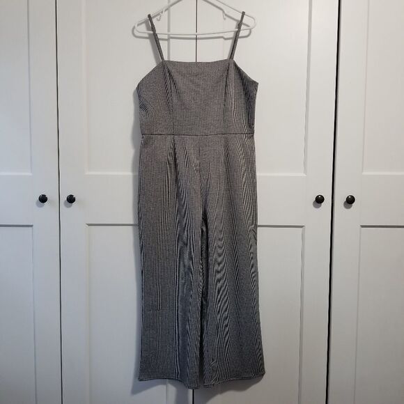 Romeo juliet couture square neck jumpsuit - Picture 3 of 12